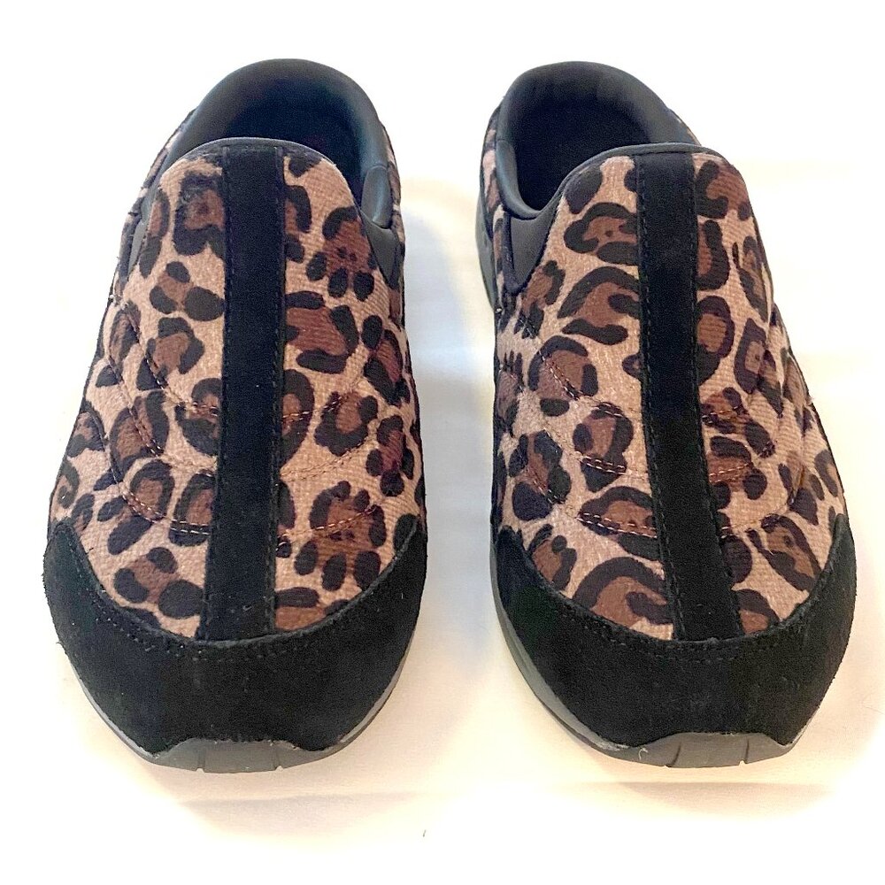 Easy Spirit Slip on Traveltime Clogs Wide (9WW)